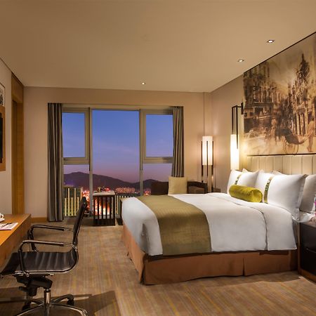 Junluxe Hotel Guangzhou Science City-Free Shuttle Bus Service To Guangzhou Canton Fair Bagian luar foto